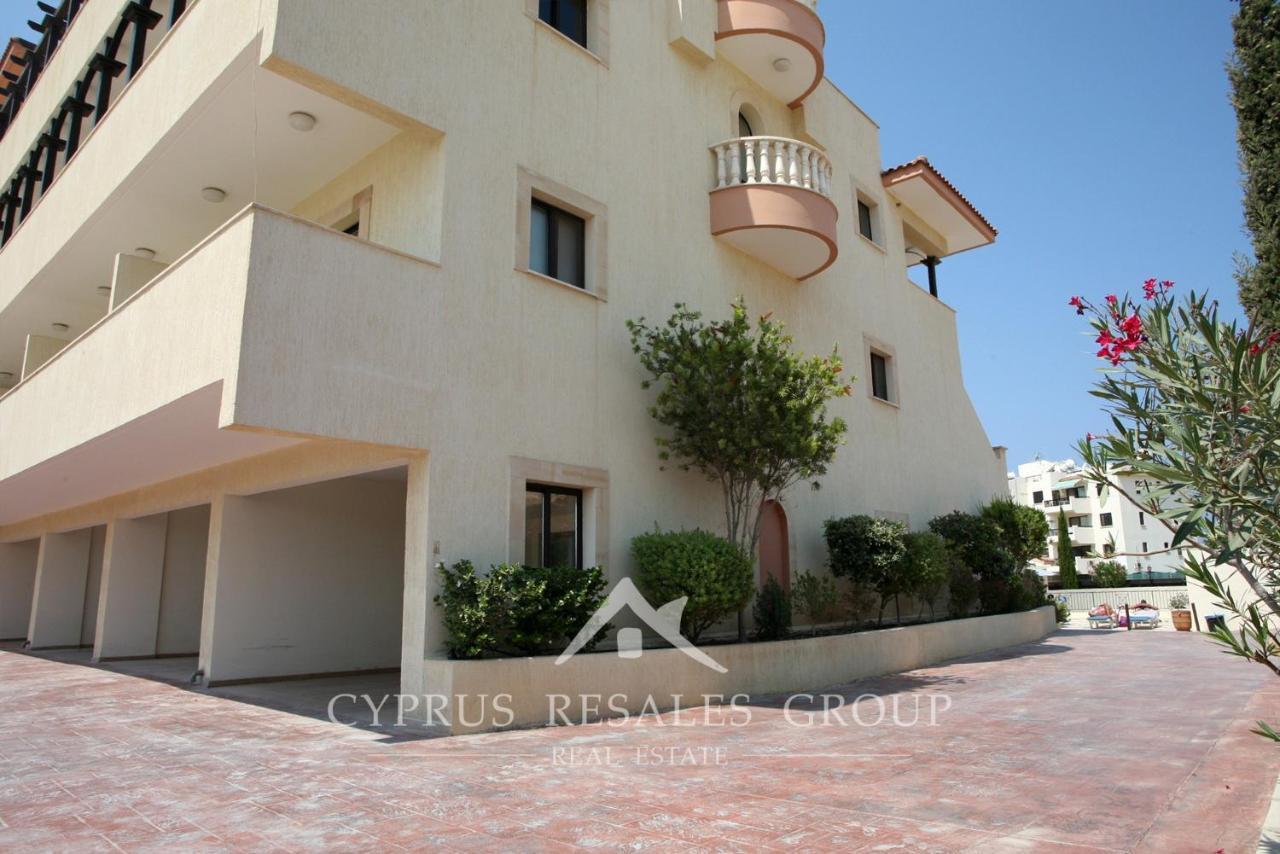 Pool Side 2 Bedroom Queens Gardens Complex Paphos Esterno foto