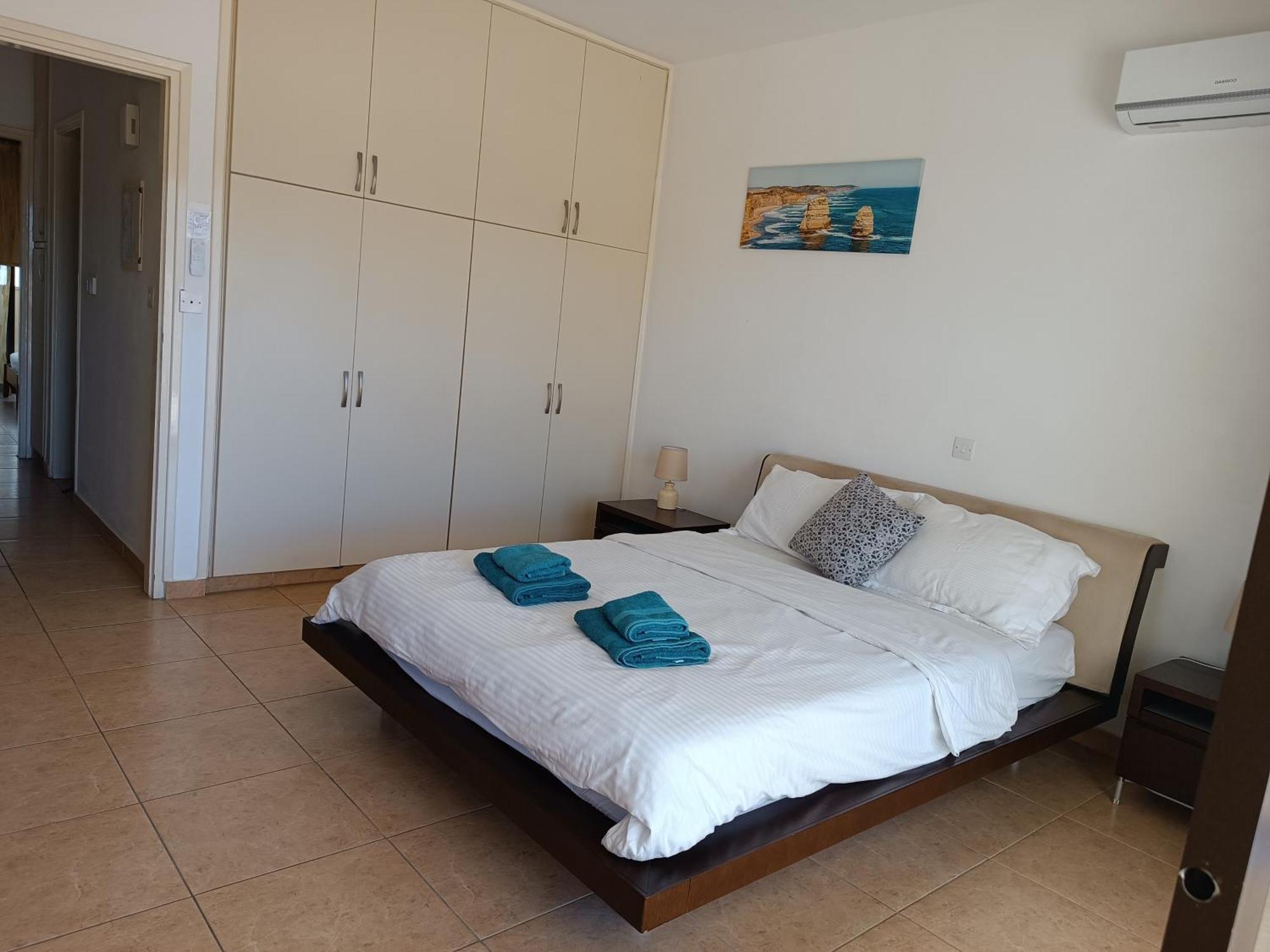 Pool Side 2 Bedroom Queens Gardens Complex Paphos Esterno foto