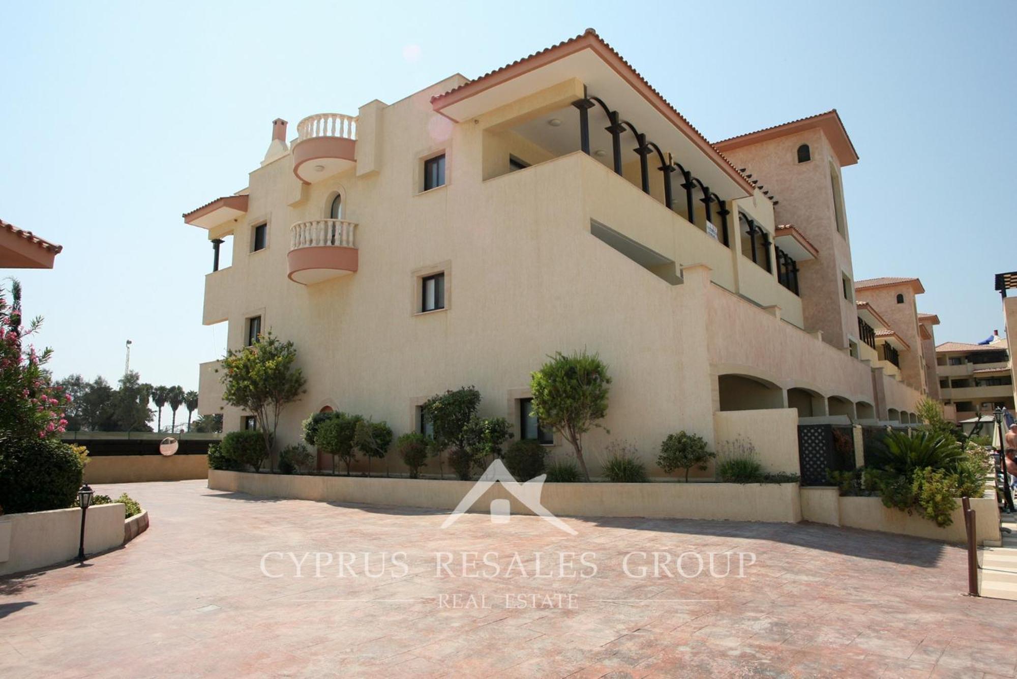 Pool Side 2 Bedroom Queens Gardens Complex Paphos Esterno foto