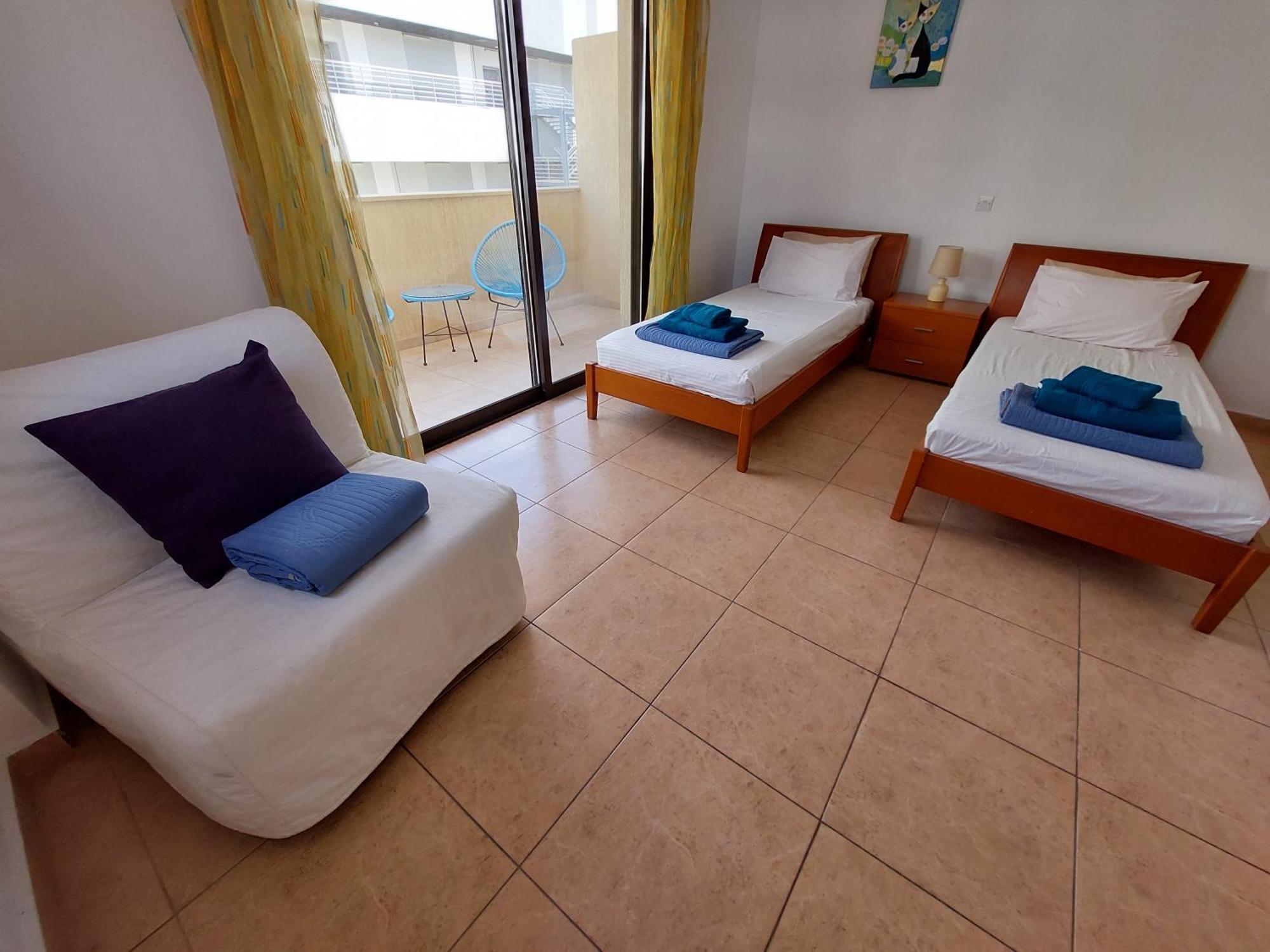 Pool Side 2 Bedroom Queens Gardens Complex Paphos Esterno foto