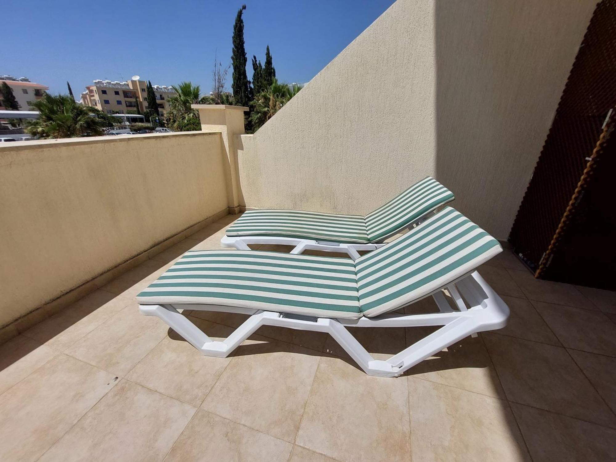 Pool Side 2 Bedroom Queens Gardens Complex Paphos Esterno foto