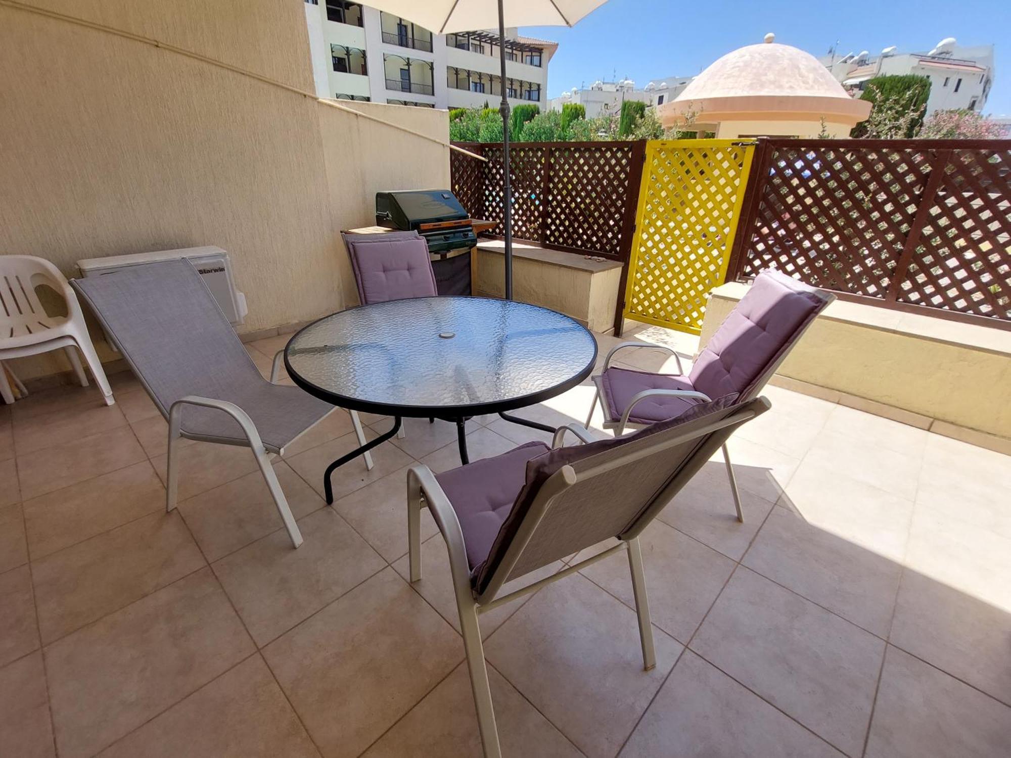 Pool Side 2 Bedroom Queens Gardens Complex Paphos Esterno foto