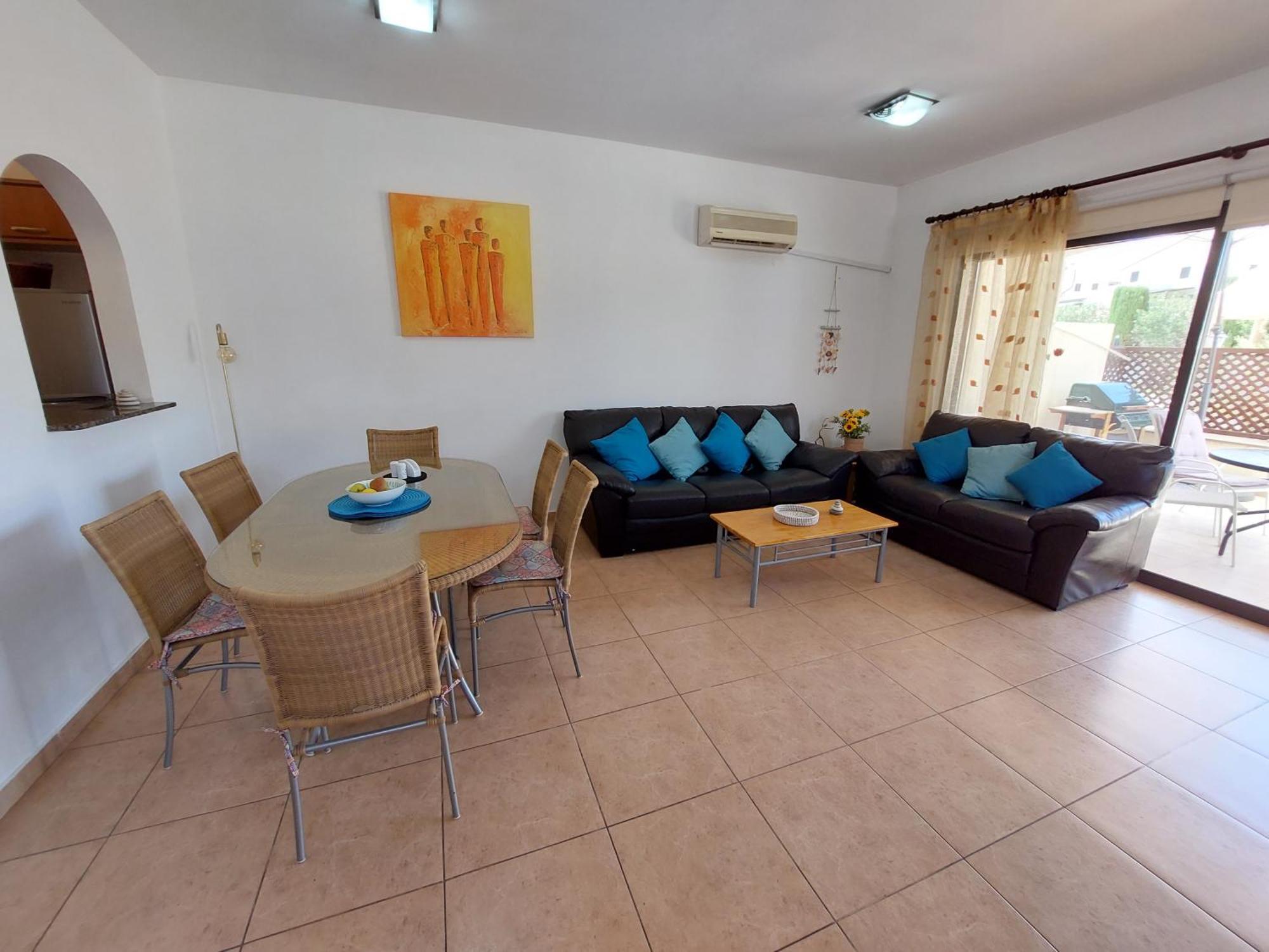 Pool Side 2 Bedroom Queens Gardens Complex Paphos Esterno foto