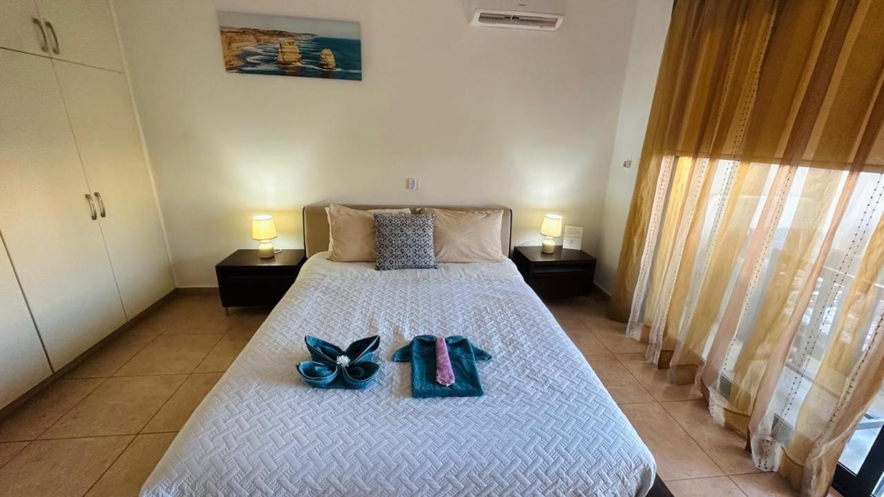 Pool Side 2 Bedroom Queens Gardens Complex Paphos Esterno foto