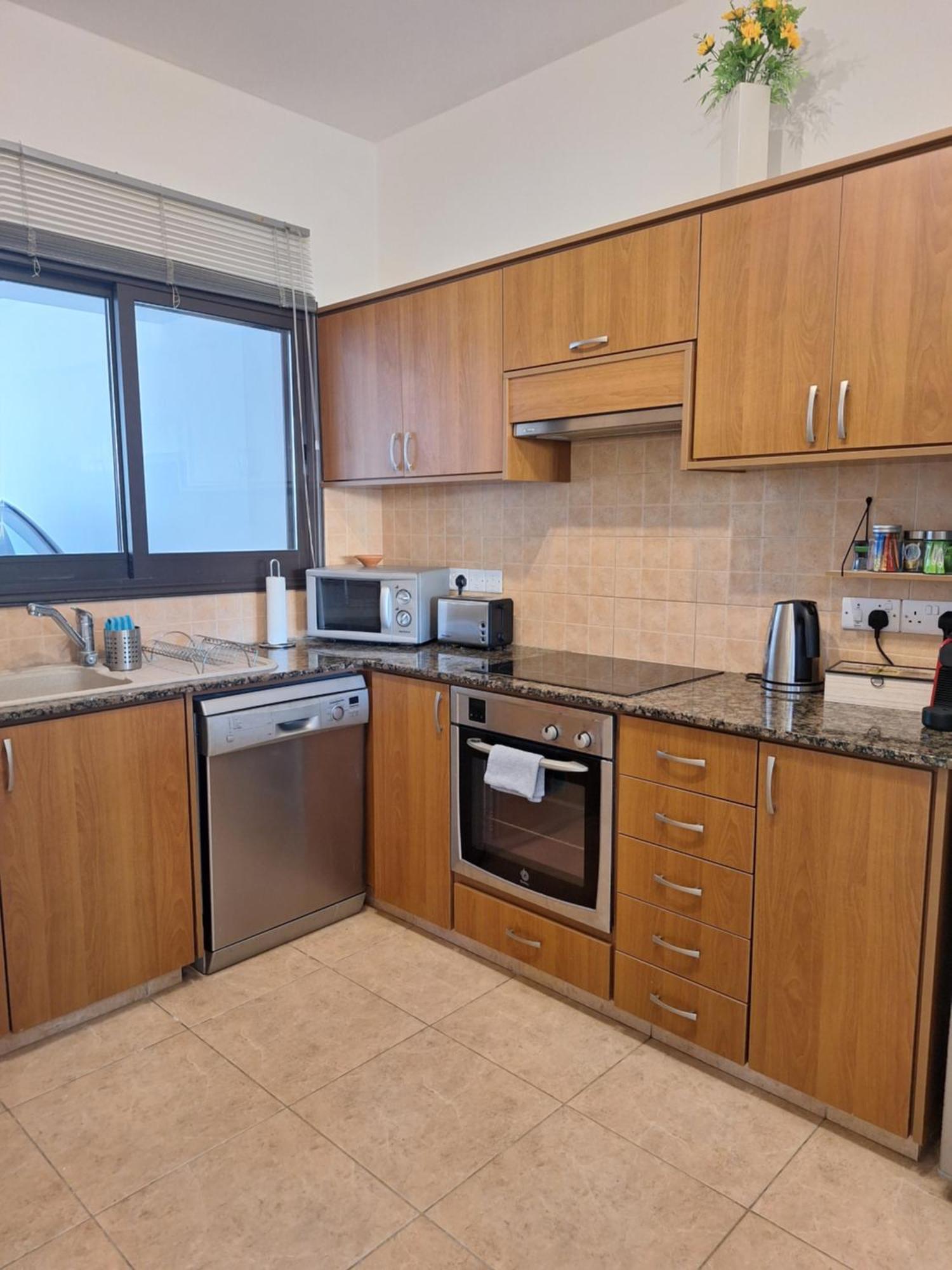 Pool Side 2 Bedroom Queens Gardens Complex Paphos Esterno foto
